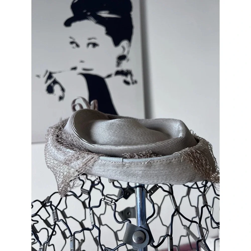 Vintage Silver‎ Grey Pillbox Hat with Birdcage Veil Ribbed Braid Mid Century